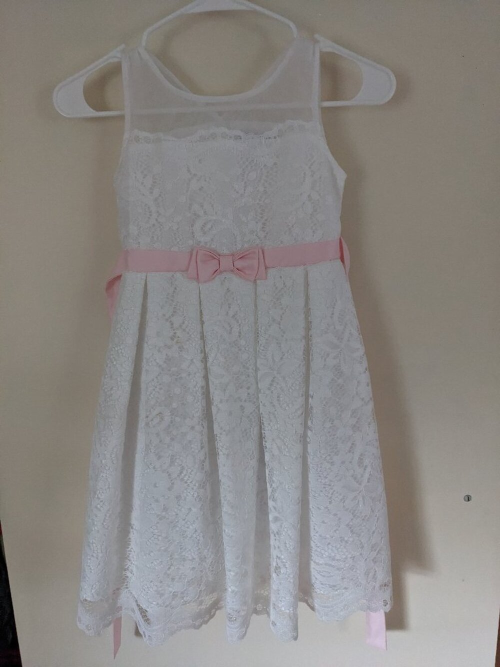 Jona Michelle Girl's Dress White with pink bow, size 6